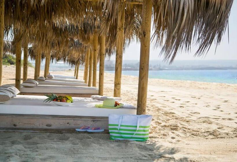 فندق Asterias Beach