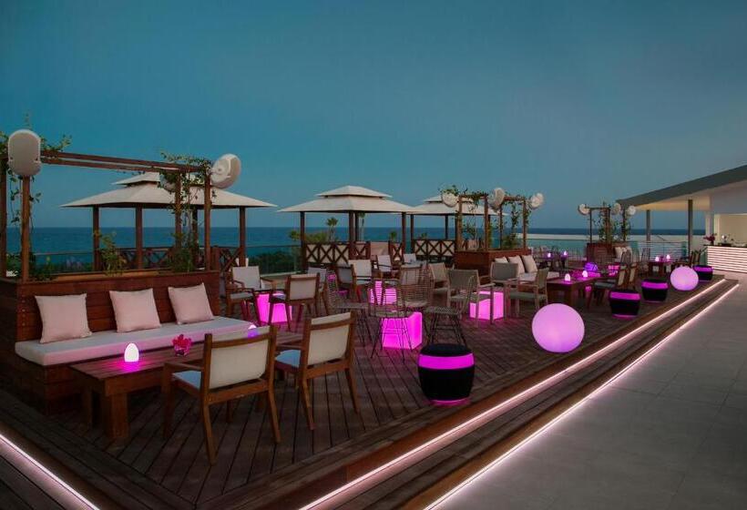 فندق Asterias Beach