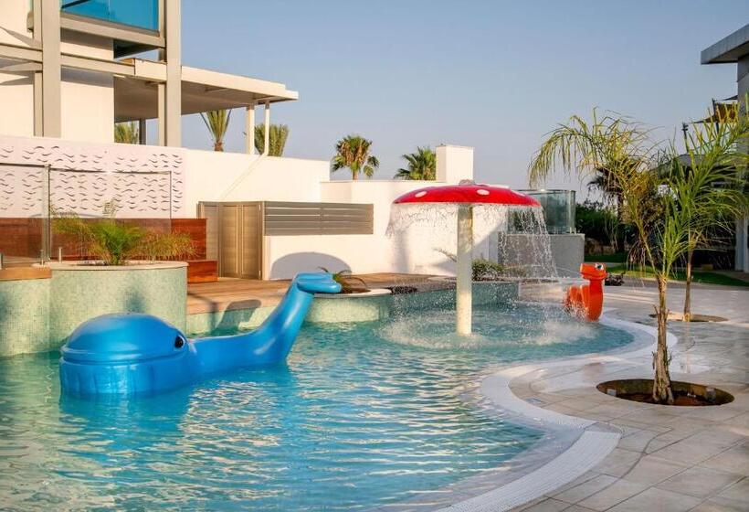 فندق Asterias Beach