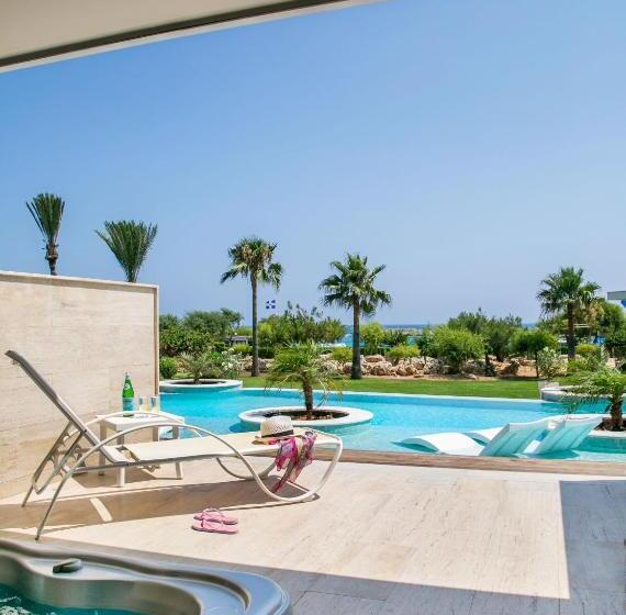 فندق Asterias Beach