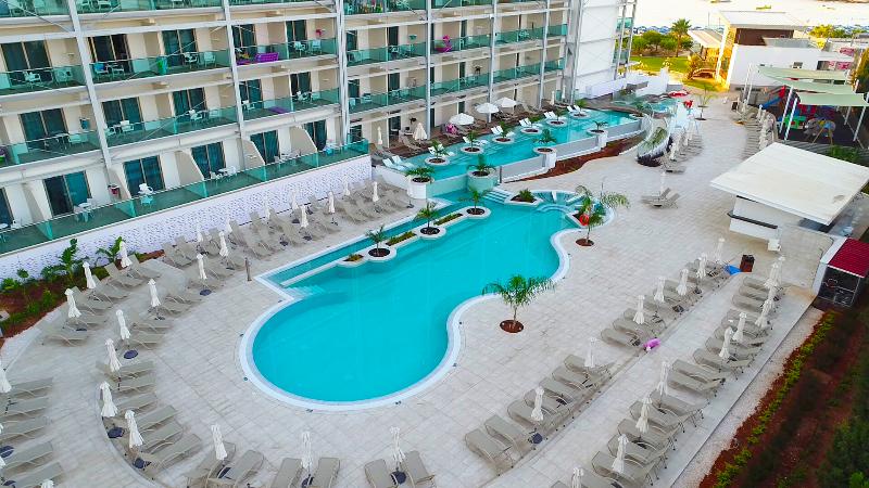 هتل Asterias Beach