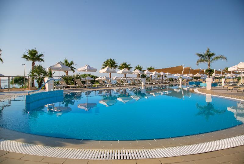 فندق Asterias Beach