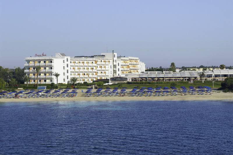 فندق Asterias Beach