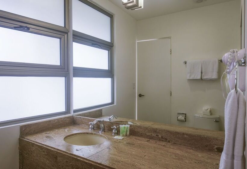 Balmoral Hotel San José Cr, Historic District