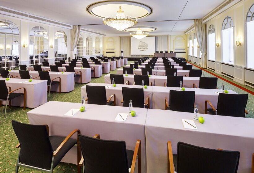 هتل Bristol Berlin