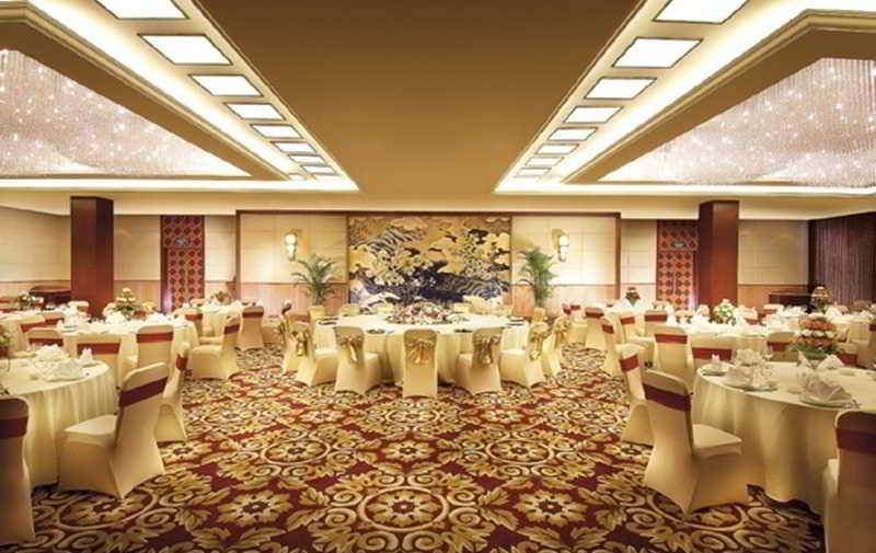 Broadway Mansions Hotel   On The Bund