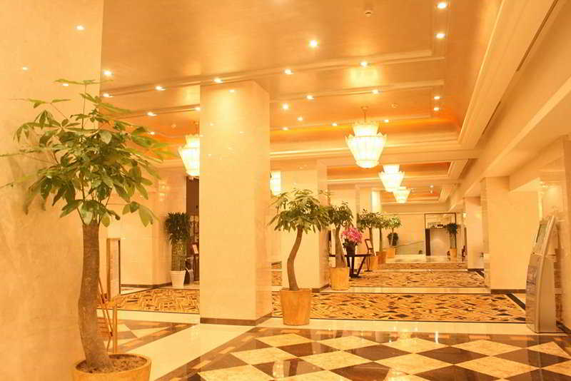 Broadway Mansions Hotel   On The Bund