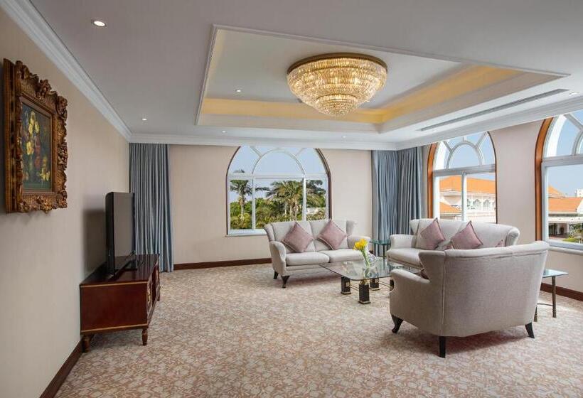 Xiamen C&d Hotel Free Welcome Snacks Oasis Garden