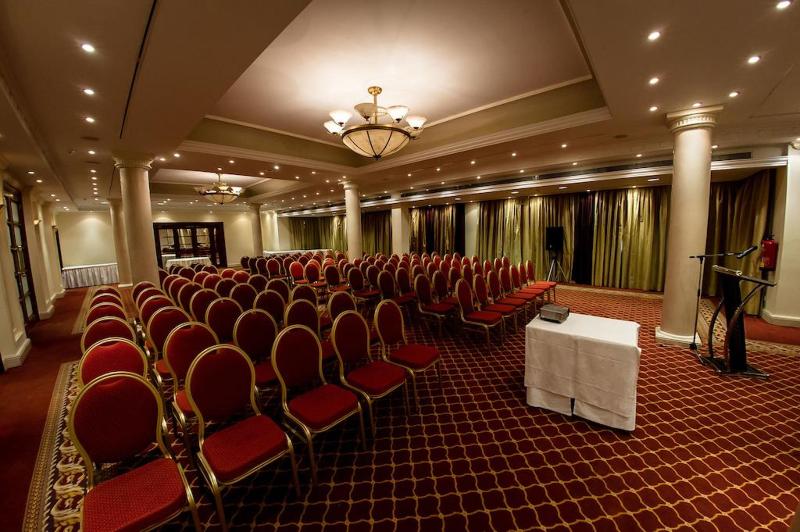 호텔 Curium Palace