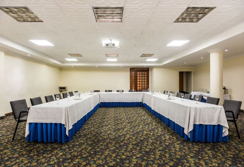 Отель Dann Av. 19