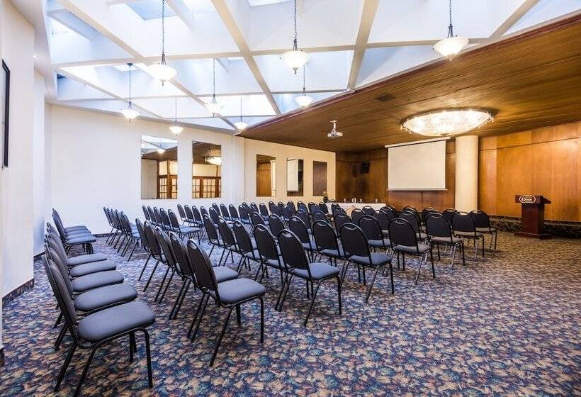 Отель Dann Av. 19