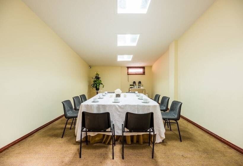 Отель Dann Av. 19