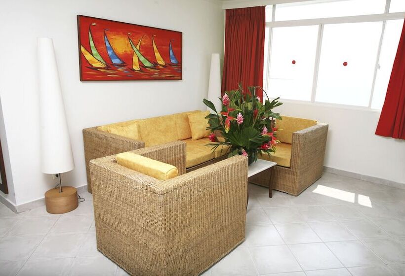 ホテル Decameron Cartagena   All Inclusive