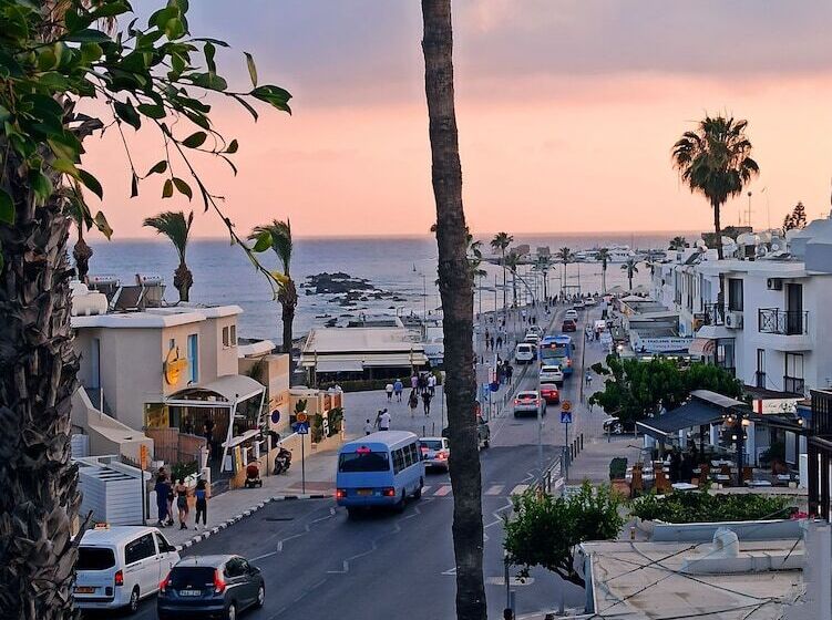 ホテル Dionysos Central