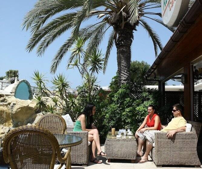 ホテル Dionysos Central