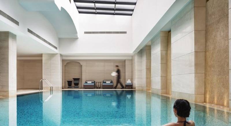 Fairmont Peace Hotel On The Bund