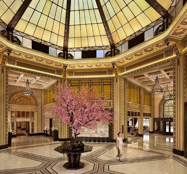 Fairmont Peace Hotel On The Bund