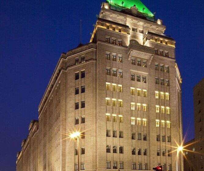 Fairmont Peace Hotel On The Bund