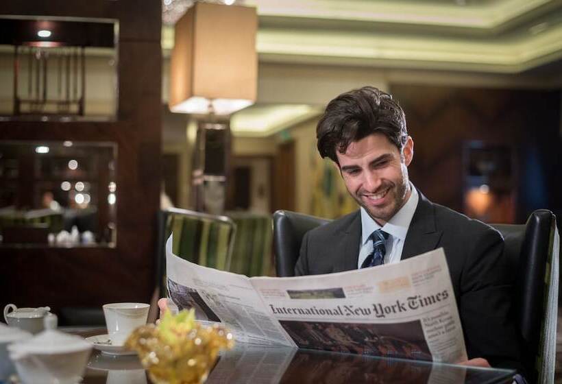 Fairmont Peace Hotel On The Bund