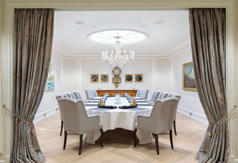 Fairmont Hotel Vier Jahreszeiten, Hotel Des Jahres 2023 & 2024  Die 101 Besten