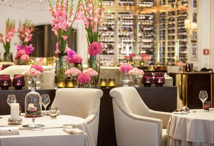 Fairmont Hotel Vier Jahreszeiten, Hotel Des Jahres 2023 & 2024  Die 101 Besten