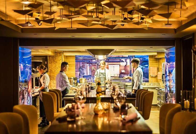 Fairmont Hotel Vier Jahreszeiten, Hotel Des Jahres 2023 & 2024  Die 101 Besten