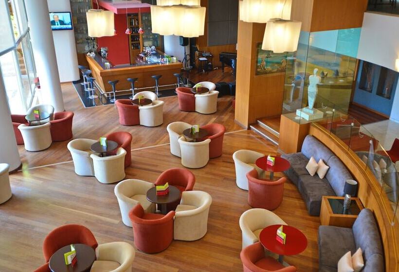 酒店 Golden Bay Beach