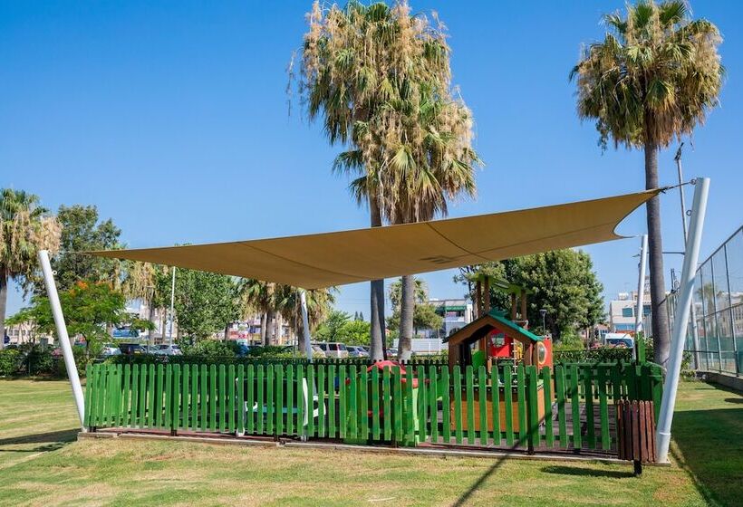 酒店 Golden Bay Beach