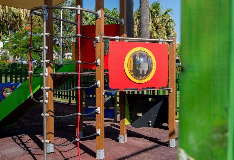 酒店 Golden Bay Beach