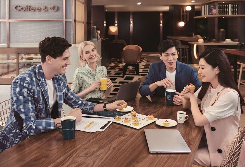 호텔 Golden Tulip Shanghai Hongqiao A Louvre