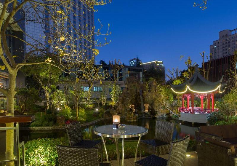 호텔 Golden Tulip Shanghai Hongqiao A Louvre