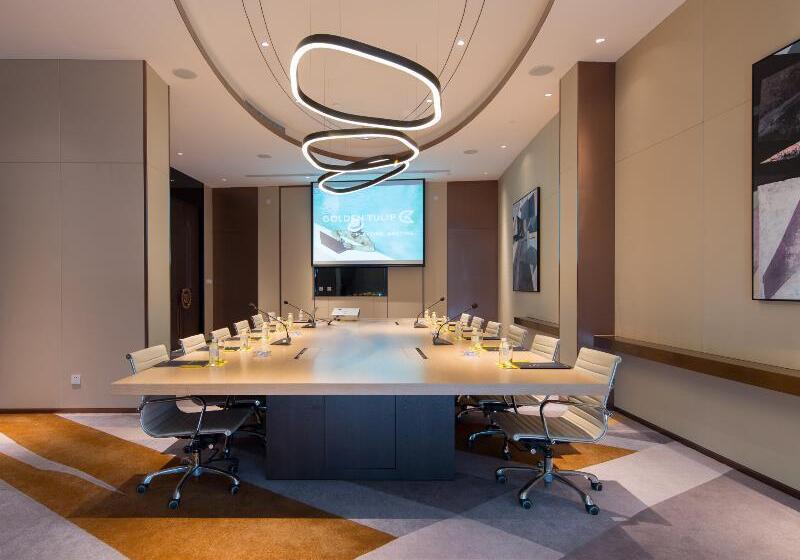 호텔 Golden Tulip Shanghai Hongqiao A Louvre