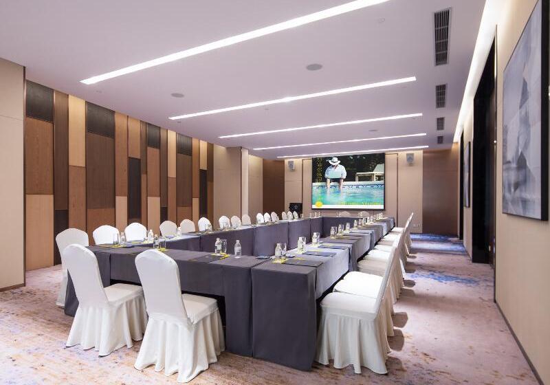 호텔 Golden Tulip Shanghai Hongqiao A Louvre