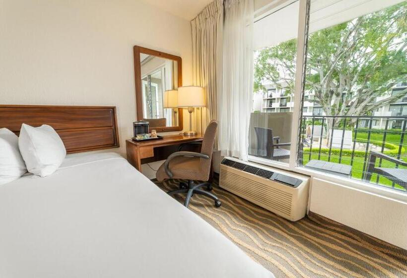 Irazú Hotel & Studios