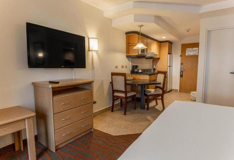 Irazú Hotel & Studios