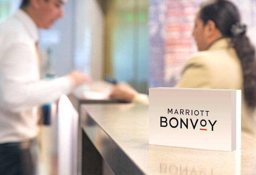 هتل Le Méridien Santiago By Marriott