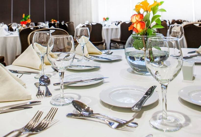 בית מלון כפרי Le Méridien Santiago By Marriott