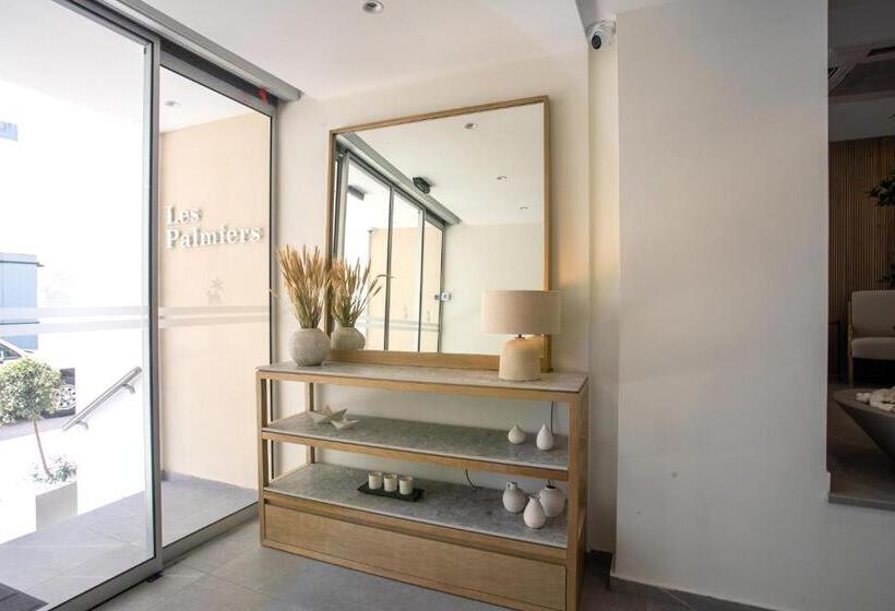 Les Palmiers Beach Boutique Hotel & Luxury Apartments