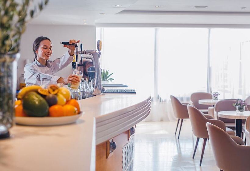 Отель Louis Ledra Beach