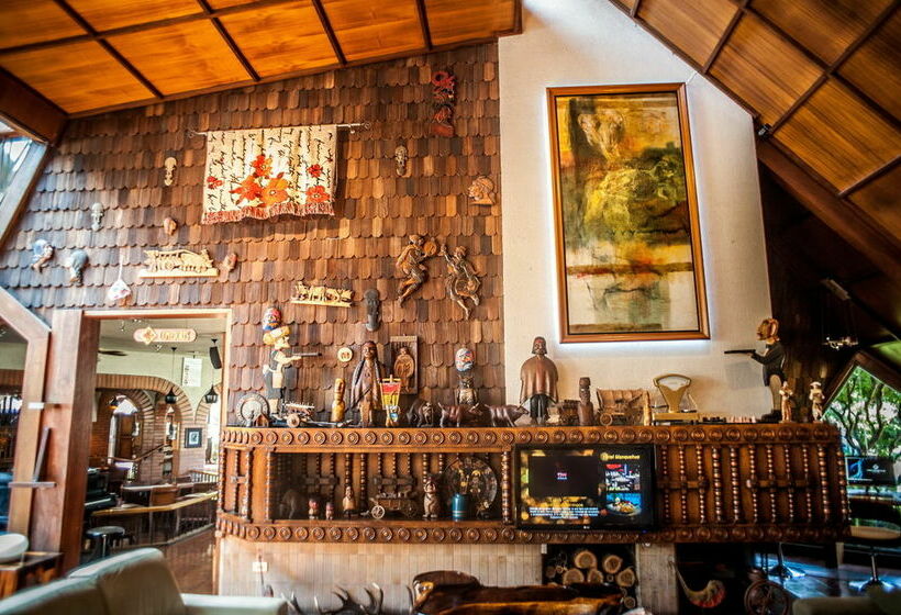 בית מלון כפרי Manquehue Las Condes