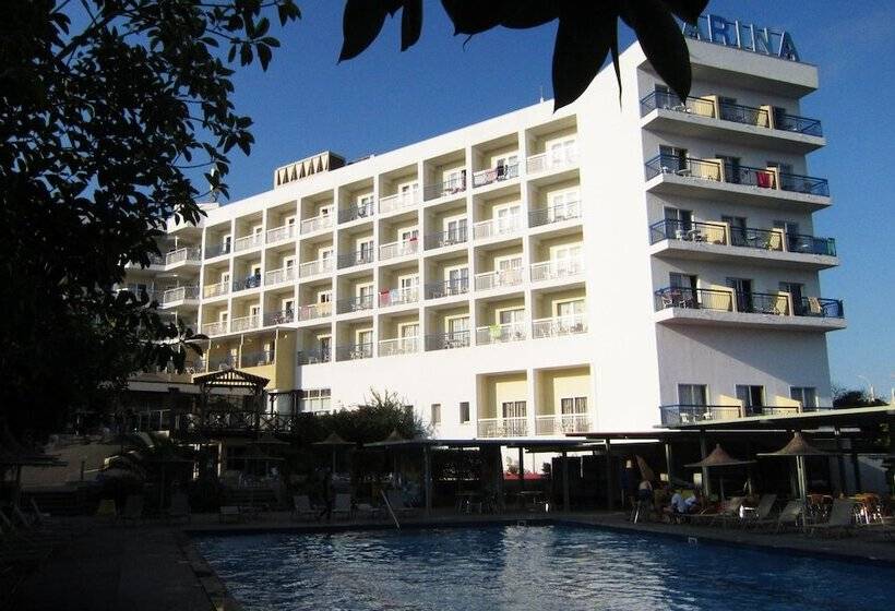 호텔 Marina