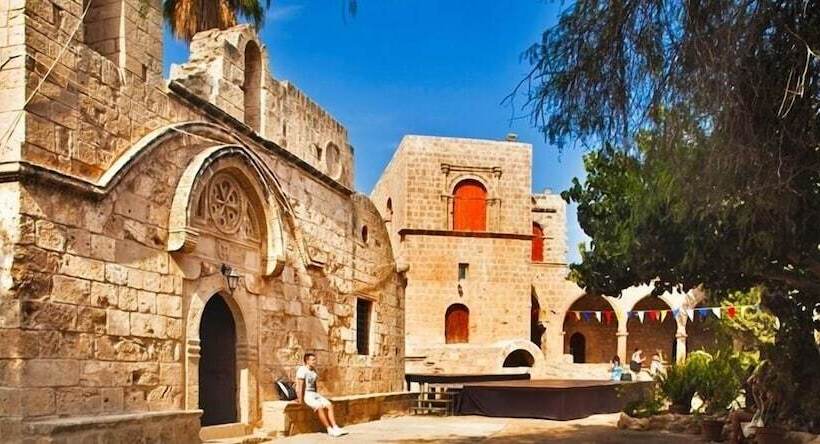 Napa Mermaid Hotel & Suites