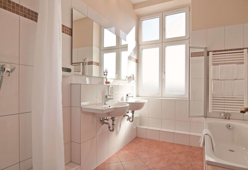 בית מלון כפרי Graf Moltke Hamburg