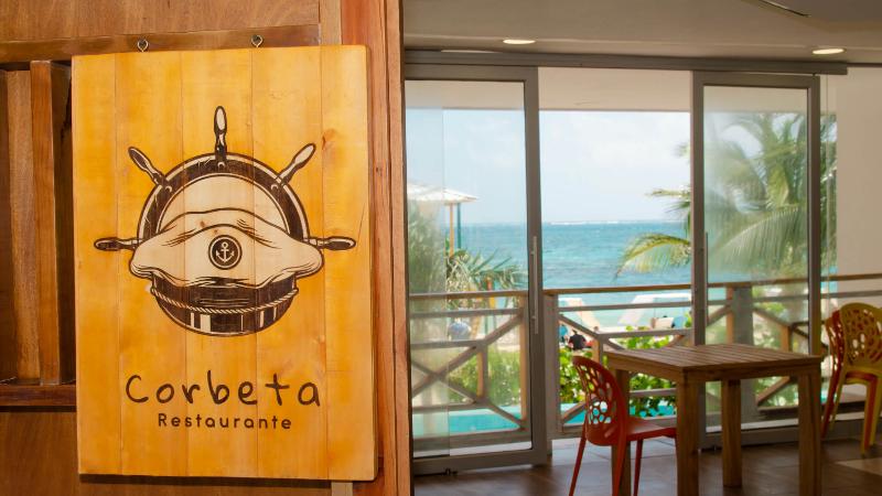 هتل On Vacation Blue Tone