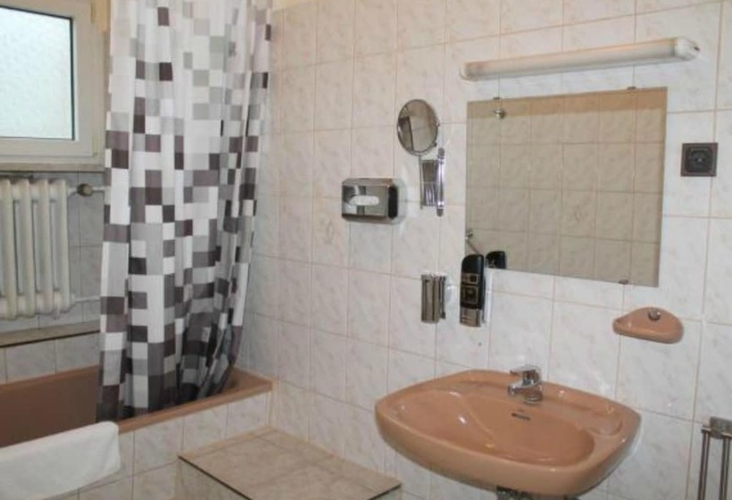 هتل Pension Margrit