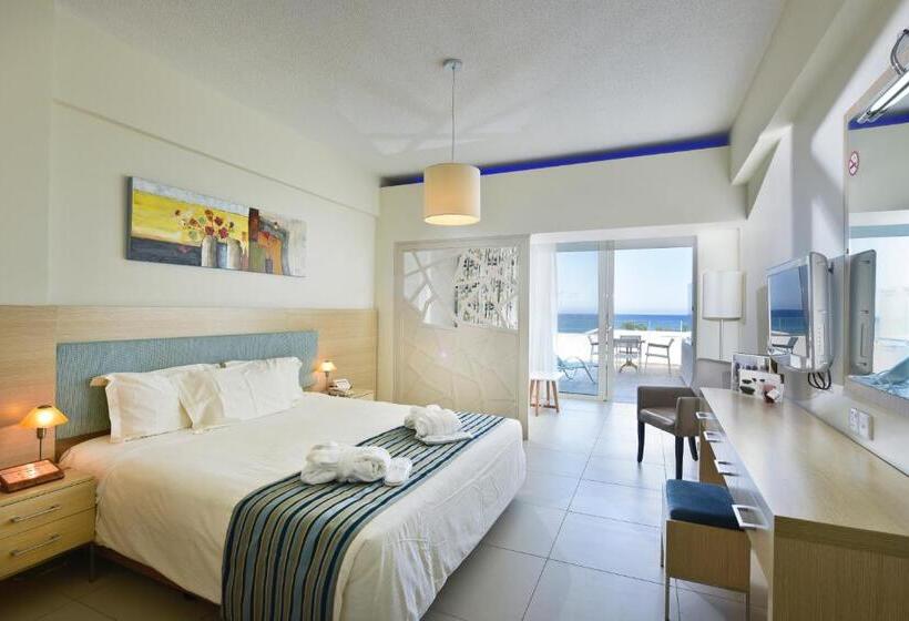 Отель Pernera Beach