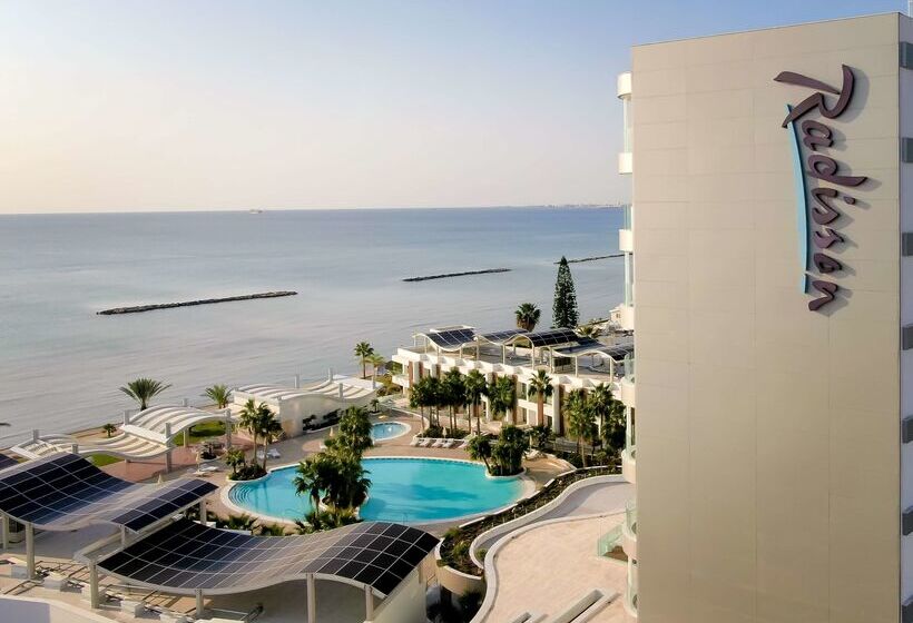 호텔 Radisson Beach Resort Larnaca