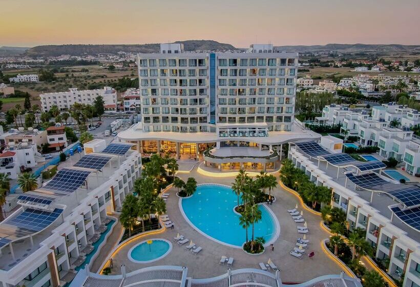 هتل Radisson Beach Resort Larnaca
