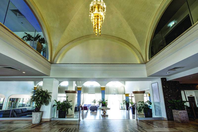 호텔 Radisson Beach Resort Larnaca