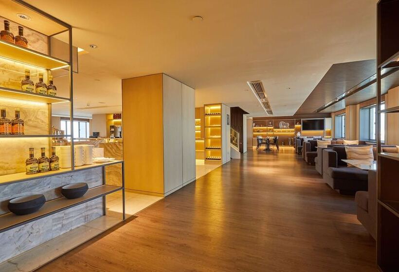 Radisson Collection Hotel, Yangtze Shanghai